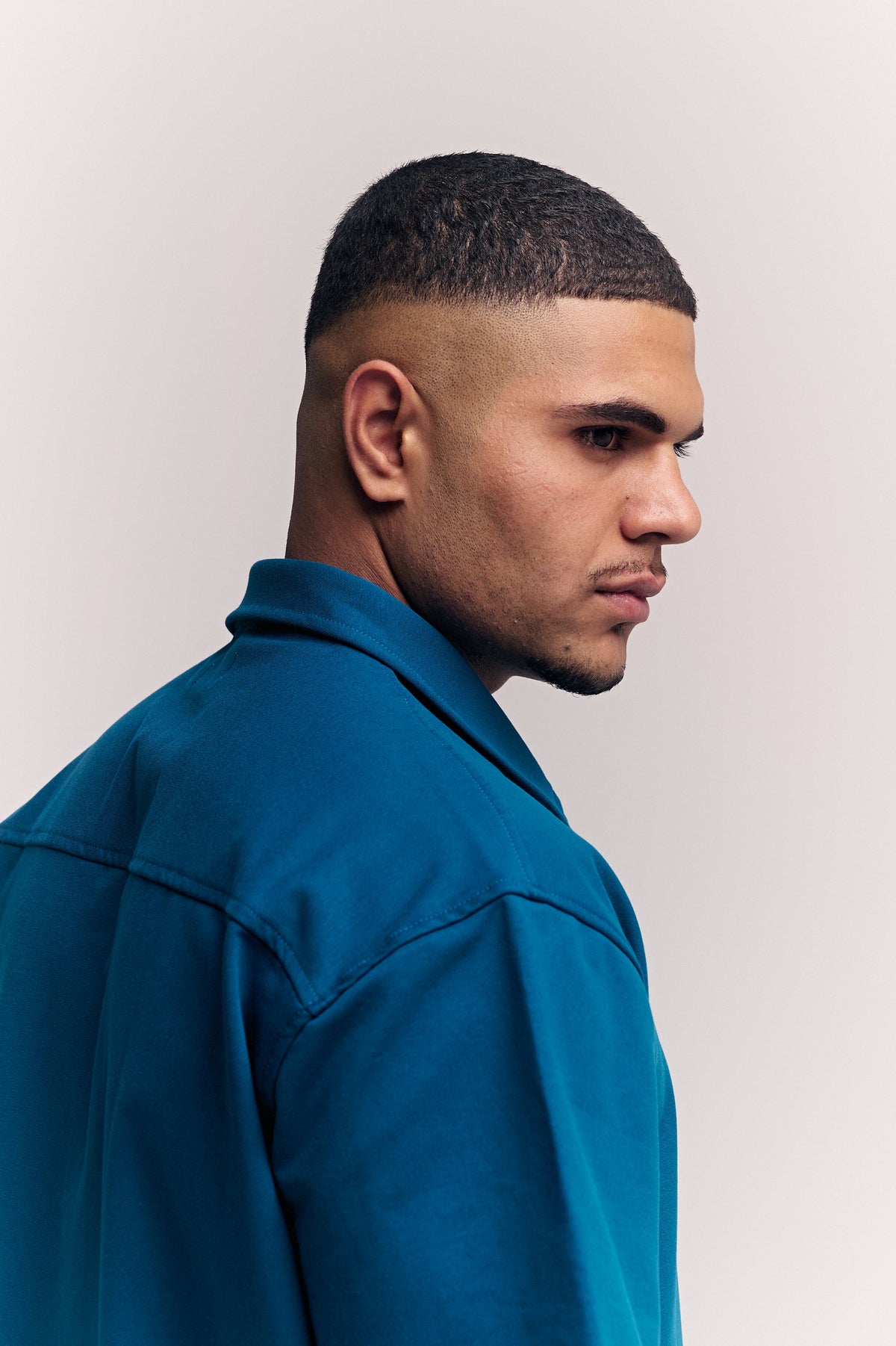 Pacific Blue Prime relaxed fit button-up shirt for men, collar and shoulder close-up – Rewind Apparel Dubai